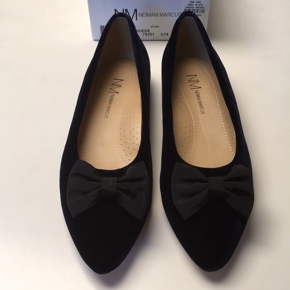 Neiman Marcus Dark Blue Suede Flats with Black Bow - Picture 10 of 11